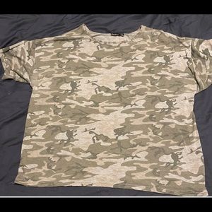 Boohoo Women’s Camoflauge Shirt Sz 18